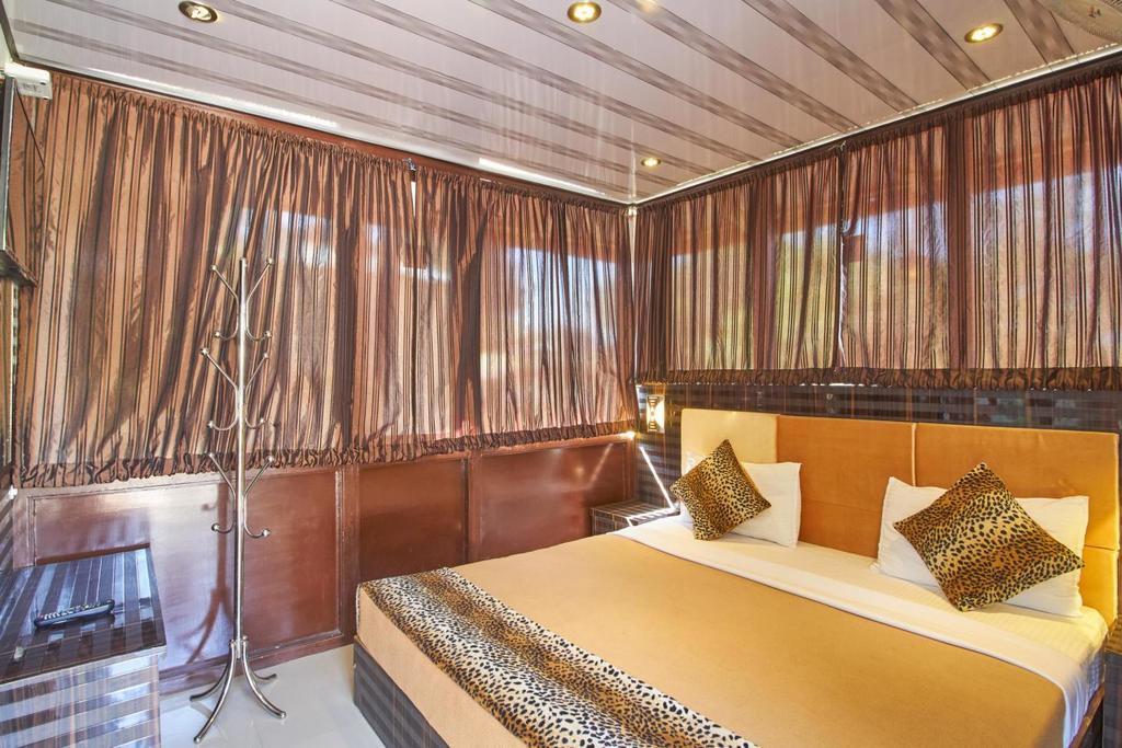 Green Leaf Home Stay Thekkady Exteriör bild