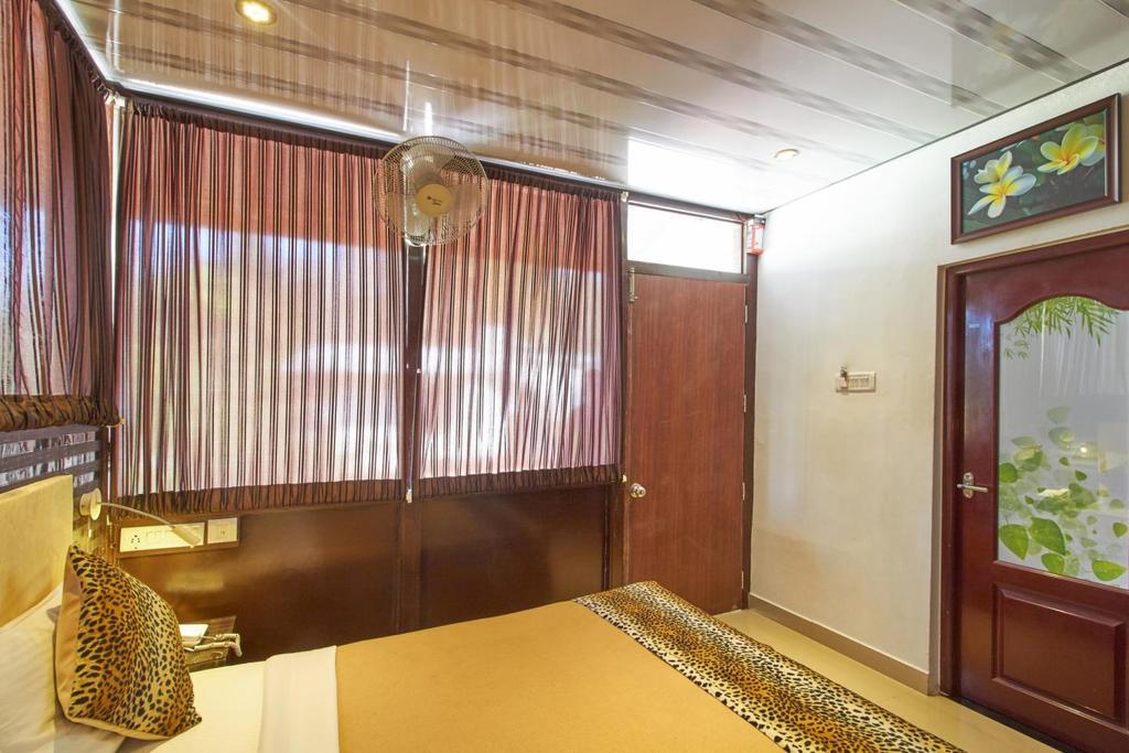 Green Leaf Home Stay Thekkady Exteriör bild